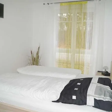 Neptun Im Erdgeschoss - Nahe Dem Rathaus غرال موريتز