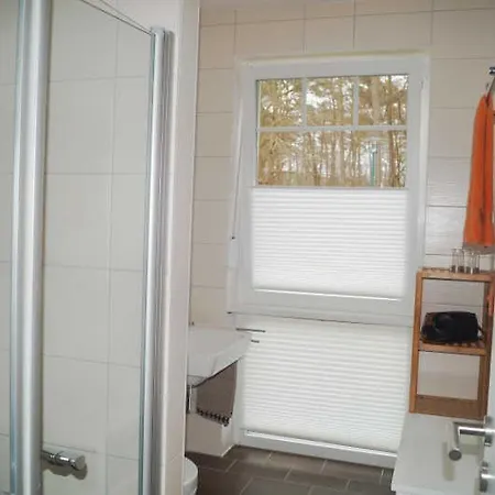 Neptun Im Erdgeschoss - Nahe Dem Rathaus شقة غرال موريتز