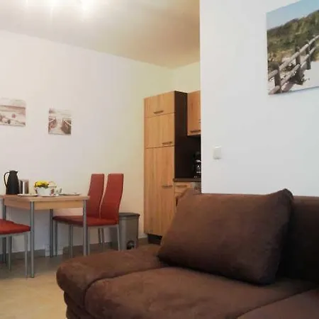 Neptun Im Erdgeschoss - Nahe Dem Rathaus شقة غرال موريتز