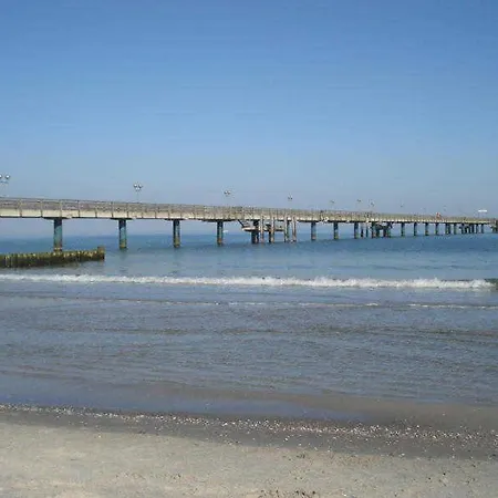 Neptun Im Erdgeschoss - Nahe Dem Rathaus شقة غرال موريتز